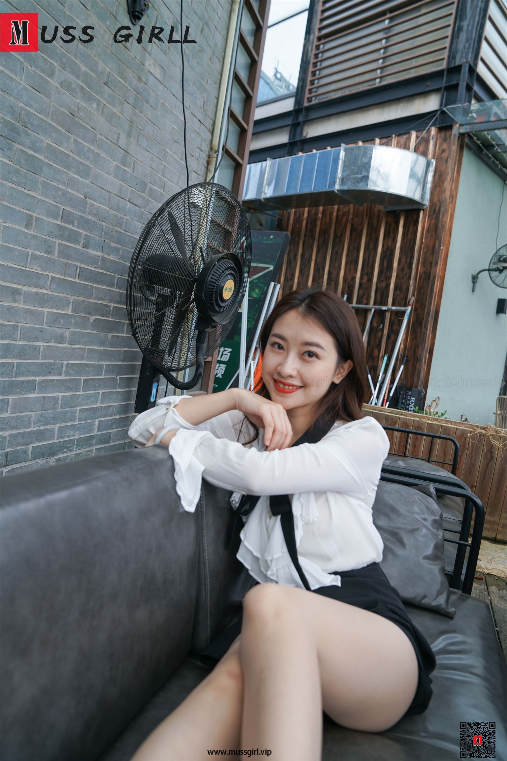 MussGirl慕丝女郎  NO.261-户外包臀裙肉丝小婕 中部